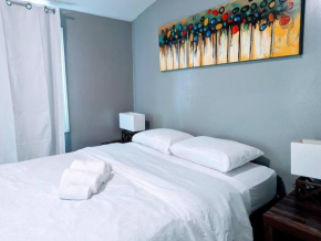 Main floor 2 beds Free parking
